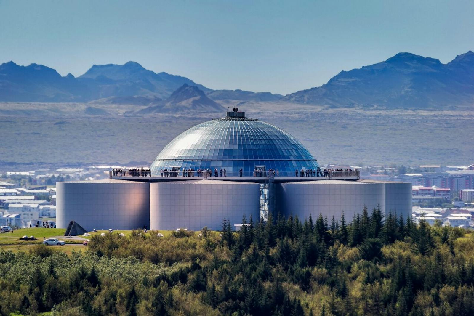 Der Goldene Kreis präsentiert die Glas-Kuppel von Reykjavik