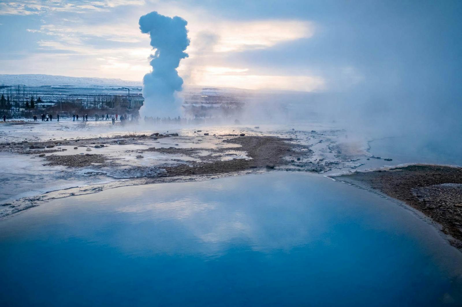 Spektakuläre Eruption eines Geysirs am Golden Circle